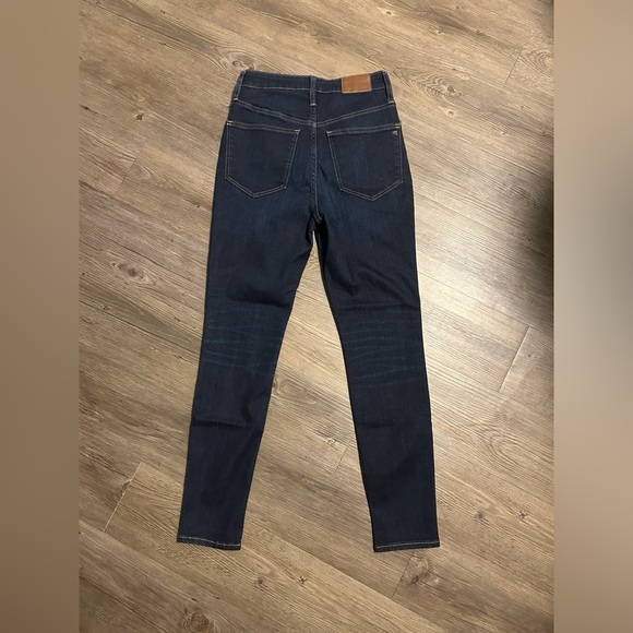 SUPER CUTE Madewell Curvy high rise jeans - Picture 2 of 3
